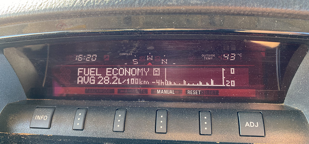 the temperature gauge inside the vehicle showing 43 degrees at 16:20pm